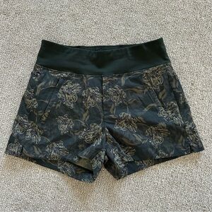 Athleta Trekkie North Printed Short‎ Size 6